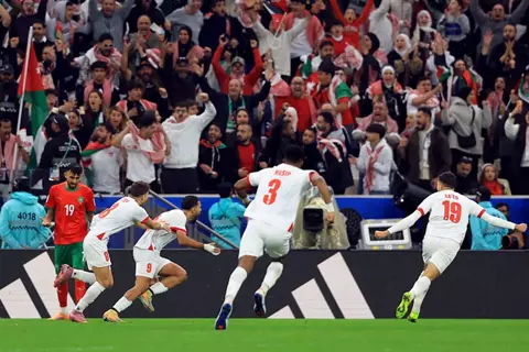 "ريمونتادا مثيرة".. منتخب الأردن يتقدم على المغرب في نهائي كأس العرب (فيديو)